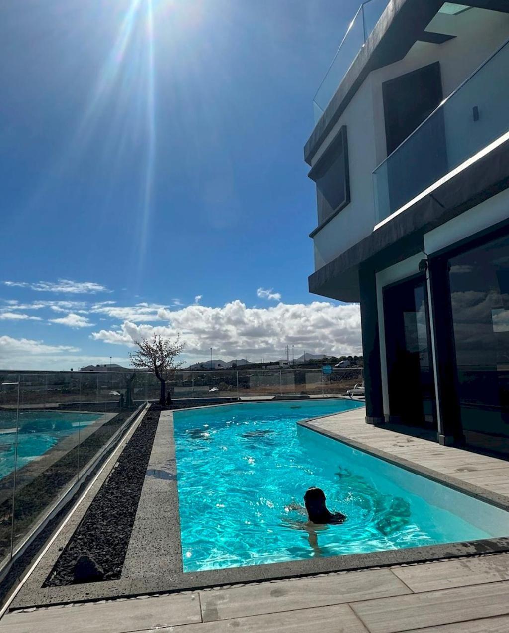 Villa Poseidon Corralejo With Private Heated Pool, Sauna And Stunning Volcano Views By Amazzzing Travel Eksteriør bilde