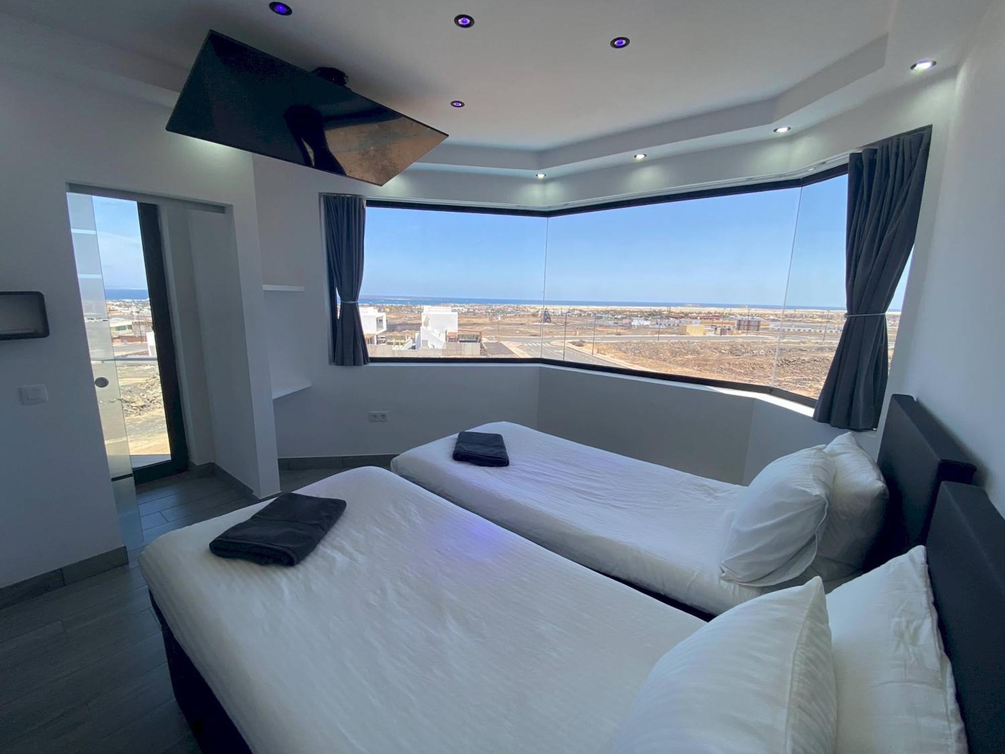 Villa Poseidon Corralejo With Private Heated Pool, Sauna And Stunning Volcano Views By Amazzzing Travel Eksteriør bilde